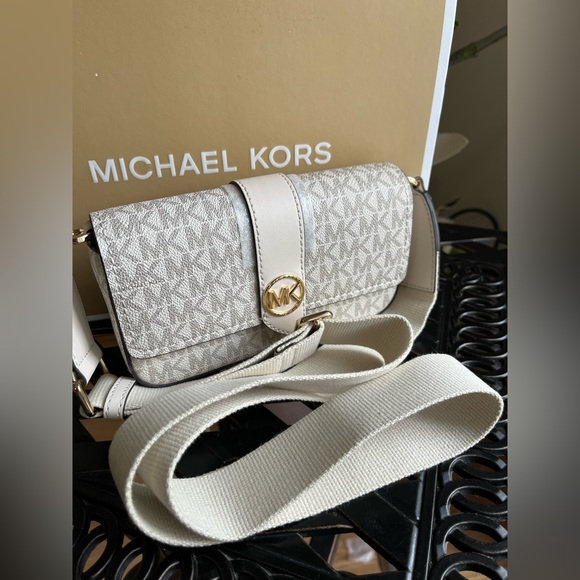 ❌SOLD❌NWT Michael Kors Greenwich Logo Sling Crossbody Bag - Picture 7 of 11